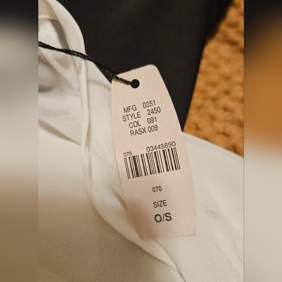 VICTORIA'D SECRET Sheer short robe In Ivory.  One size. NWT - Picture 4 of 12